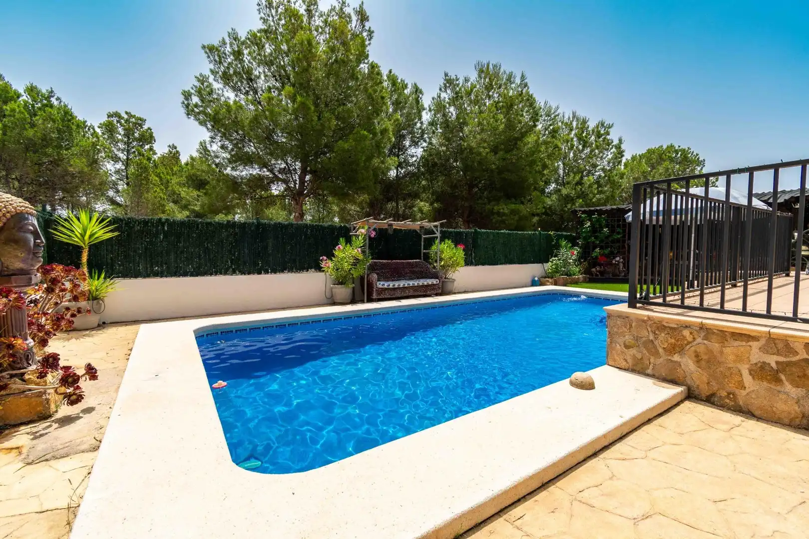 Detached house with pool for sale in Golf Bahía, imagen 4