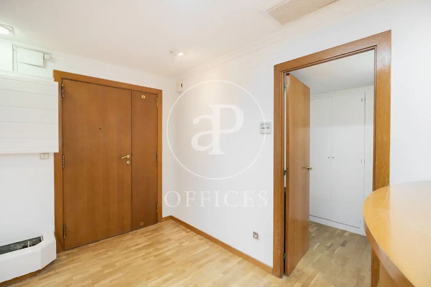 Büro zum Verkauf in Barcelona mit Klimaanlage und Heizung