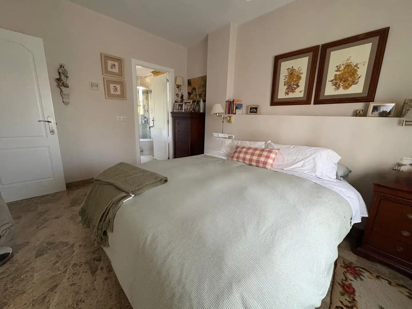 Dormitori de Casa adosada en venda en Córdoba amb Aire condicionat, Calefacció i Jardí privat