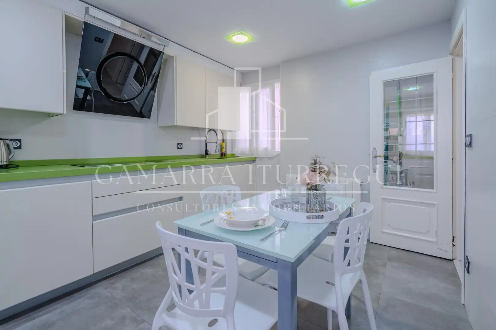 Cocina de Piso en venta en Bermeo con Calefacción