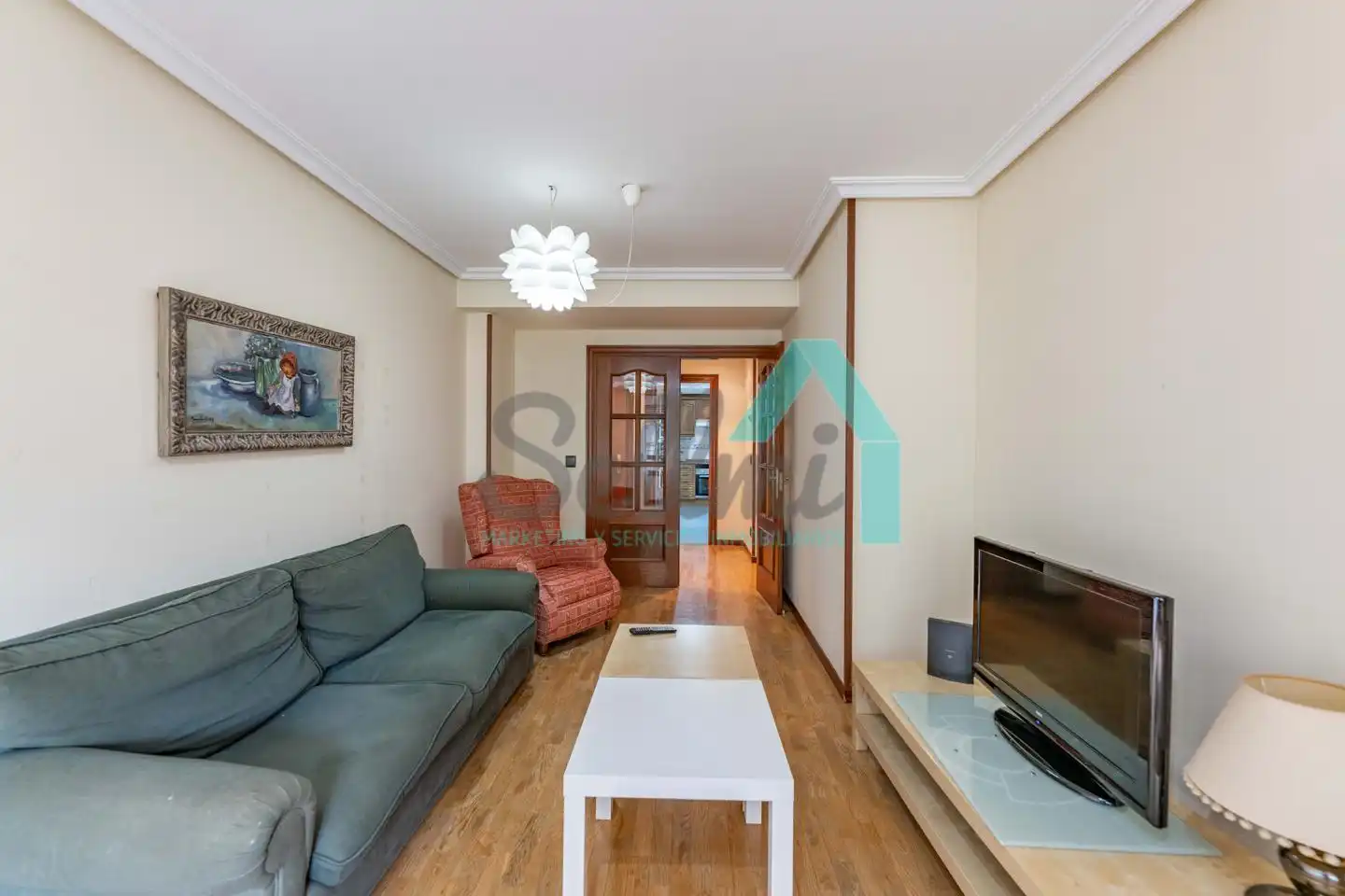 Sala d'estar de Pis de lloguer en Oviedo  amb Calefacció, Parquet i Terrassa