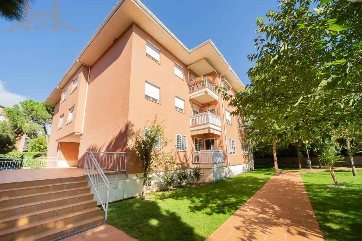 Exterior view of Duplexes for sale in Torrelodones  with Air Conditioner, Heating and Terrace