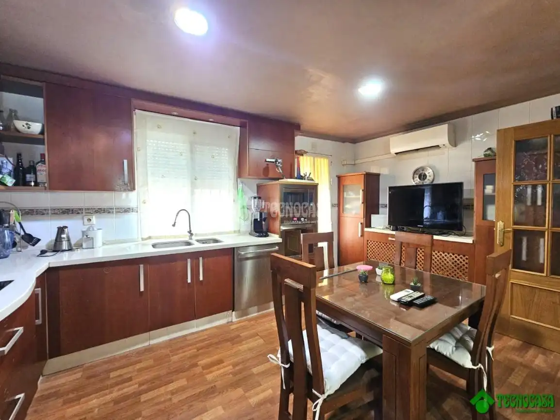 Casa adosada en venta en Pedanías - Extrarradio