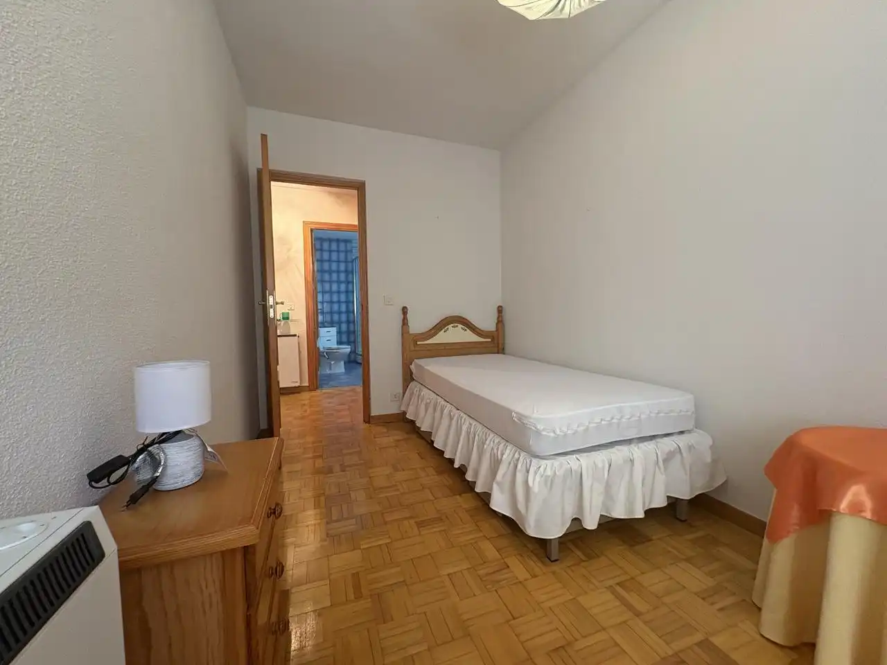 Schlafzimmer von Erdgeschoss zur Miete in San Lorenzo de El Escorial mit Heizung, Parkett und Möbliert