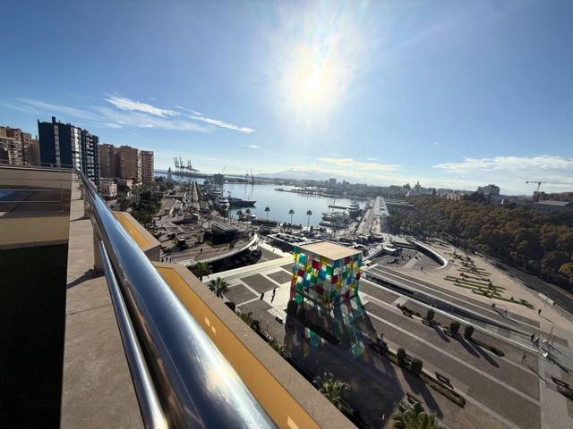 Apartamento en Alquiler en Paseo FAROLA en La Malagueta - Monte Sancha