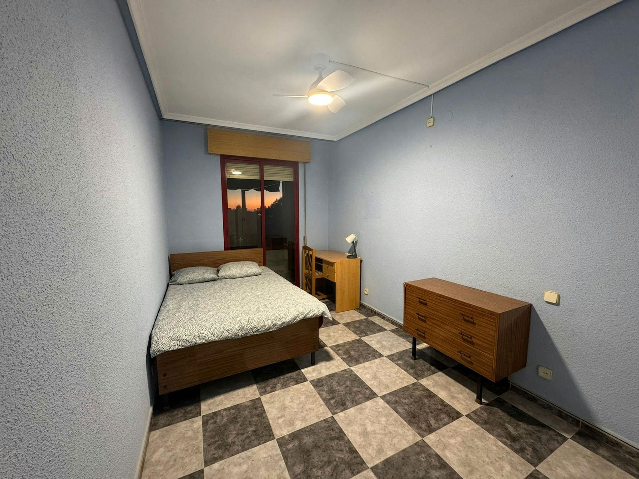 Bedroom of Flat to share in  Madrid Capital  with Heating, Furnished and Washing machine