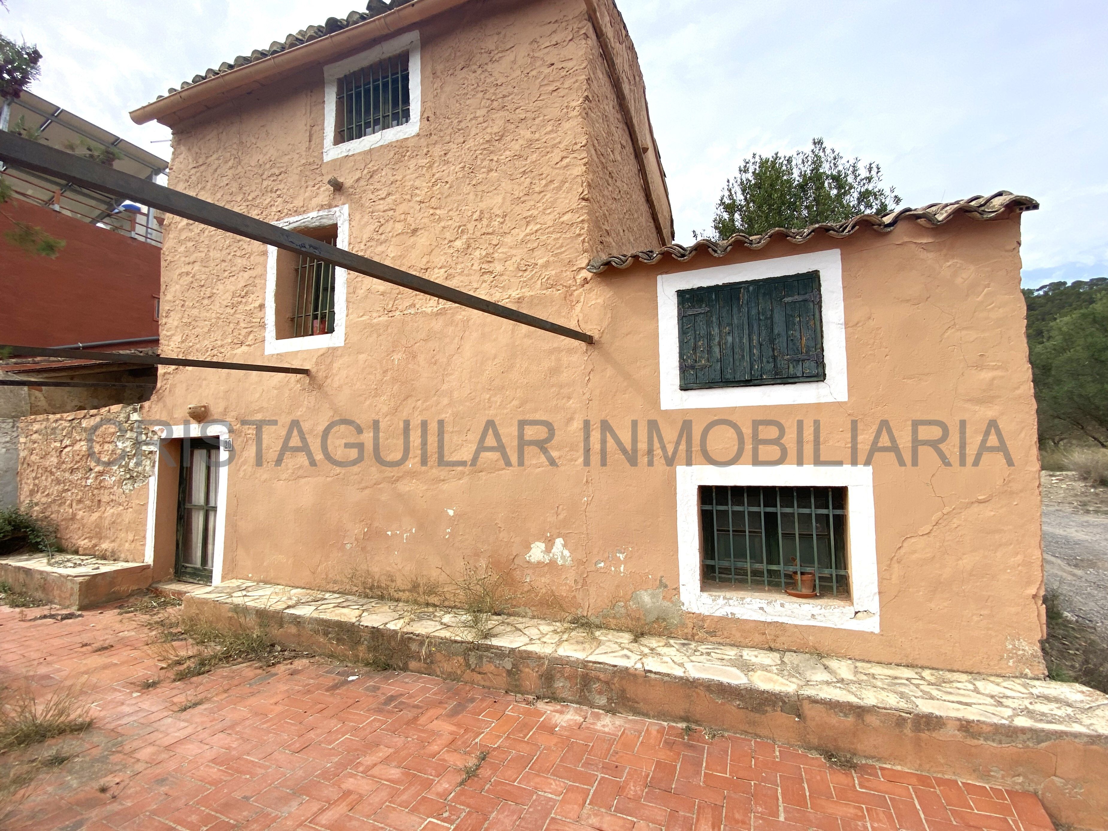Vista exterior de Casa o xalet en venda en Andilla amb Jardí privat, Terrassa i Moblat