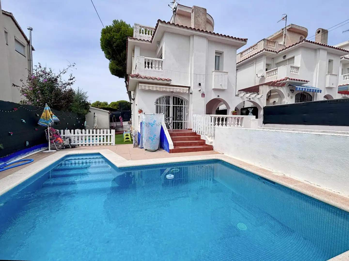 Piscina de Casa o xalet en venda en Cunit amb Aire condicionat