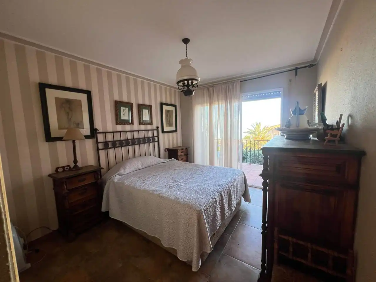 Dormitori de Casa adosada en venda en Estepona amb Jardí privat, Terrassa i Moblat