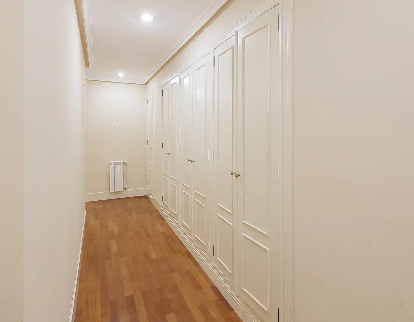 Pis en venda en Oviedo  amb Calefacció, Parquet i Traster