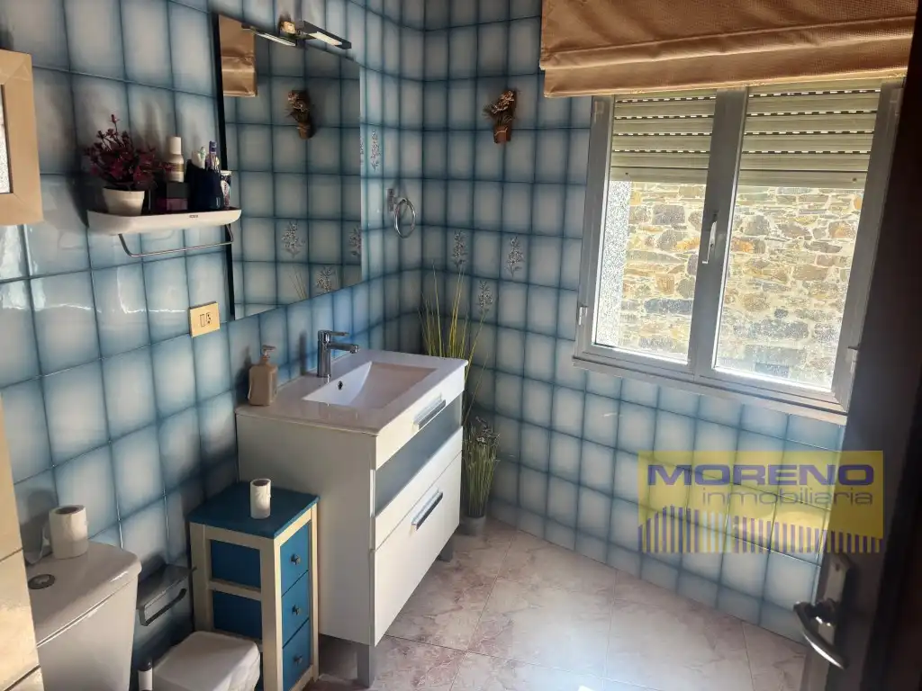 Bathroom of Houses for sale in Paradela