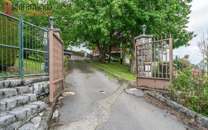 Vista exterior de Casa o xalet en venda en Santillana del Mar amb Calefacció, Jardí privat i Terrassa