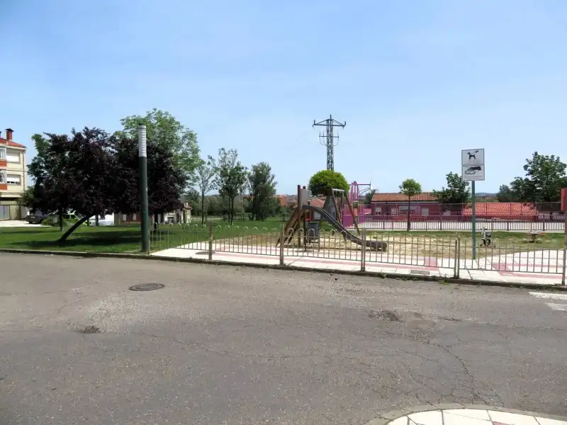 Casa o xalet en venda en San Andrés del Rabanedo amb Calefacció i Jardí privat