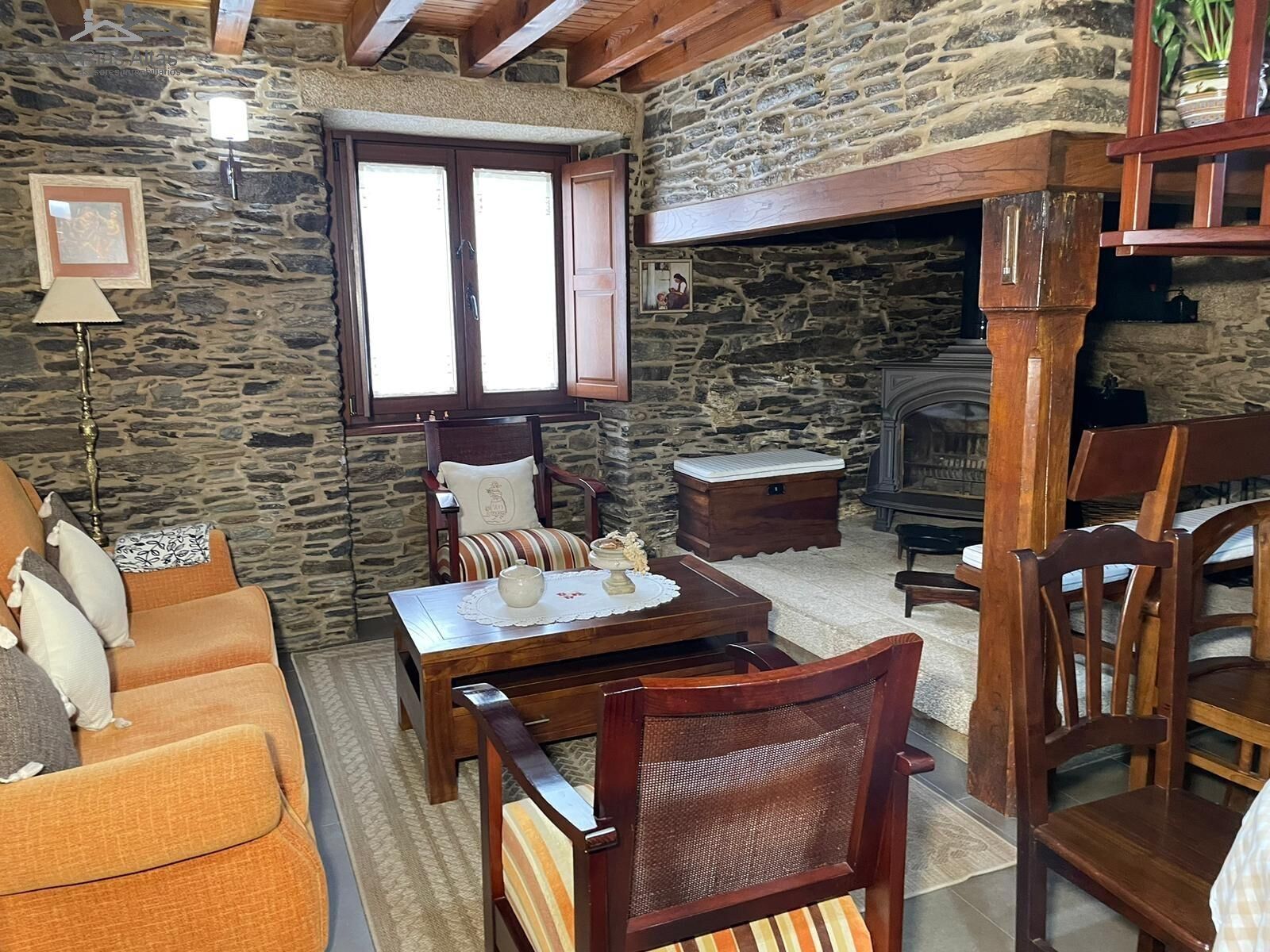 Sala de estar de Casa o chalet en venta en Ordes con Calefacción, Jardín privado y Trastero