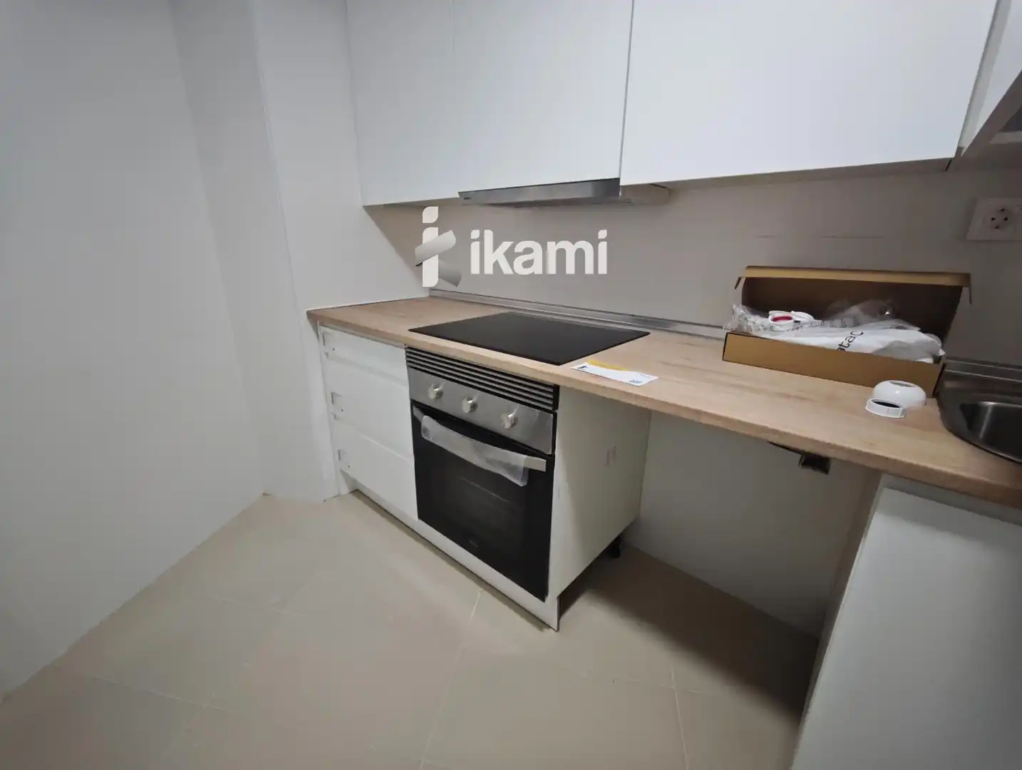 Cocina de Piso en venta en Madrid con Calefacción, Jardín privado y Amueblado