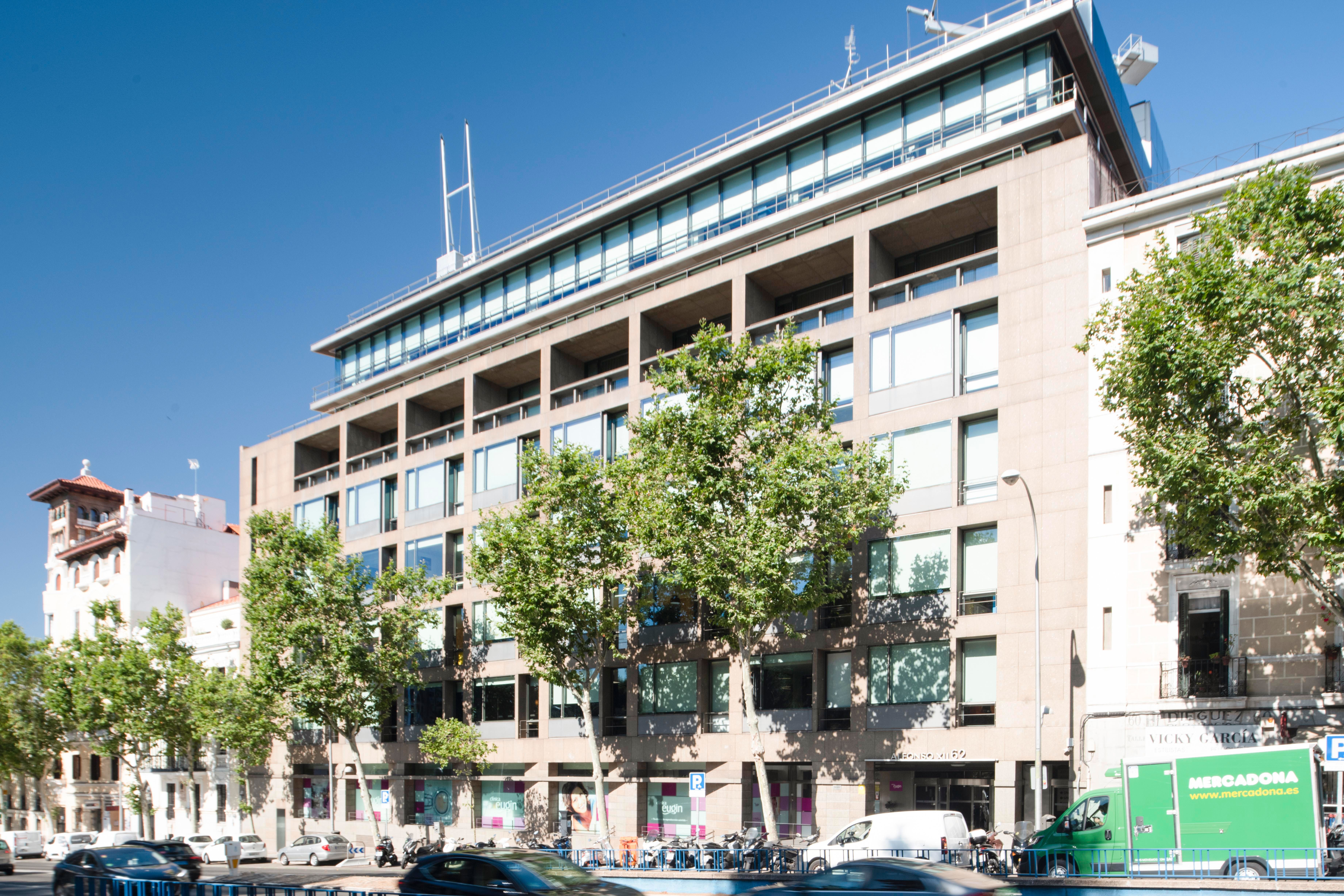 Exterior view of Office to rent in  Madrid Capital  with Air Conditioner, Heating and Terrace
