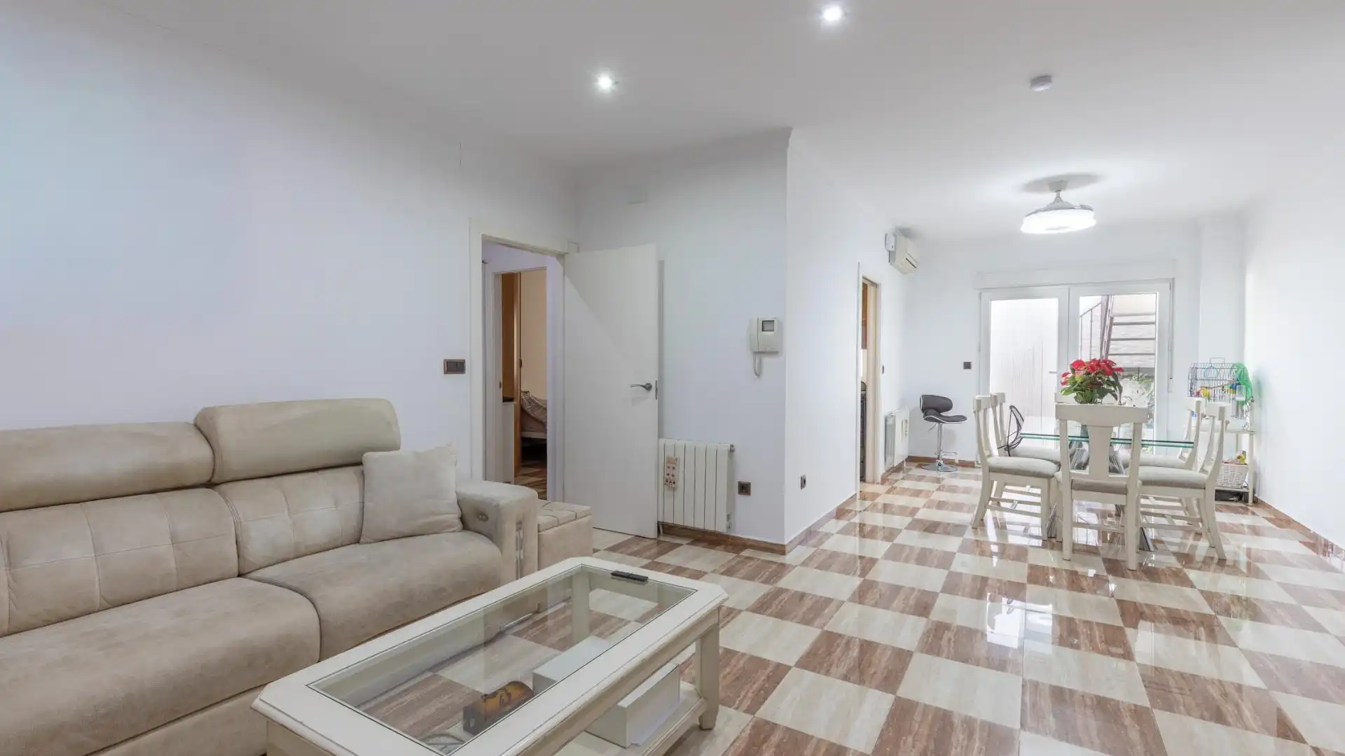 Living room of Single-family semi-detached for sale in Churriana de la Vega  with Air Conditioner, Heating and Terrace