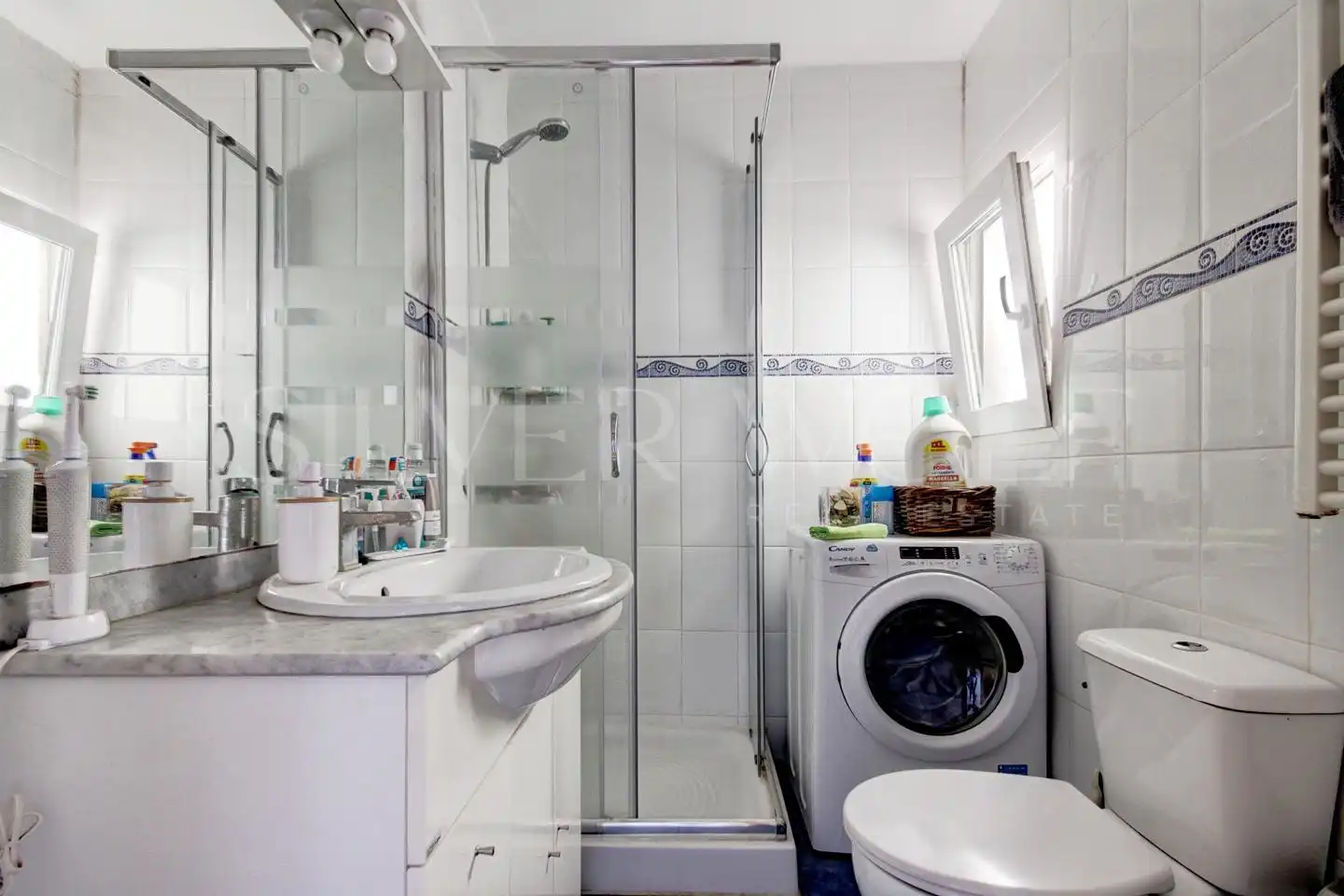 Bathroom of Flat for sale in Gavà  with Air Conditioner, Heating and Parquet flooring