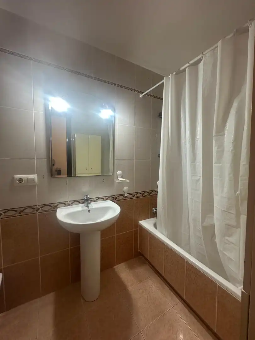 Badezimmer von Wohnung zum Verkauf in Cartagena mit Klimaanlage, Privatgarten und Möbliert