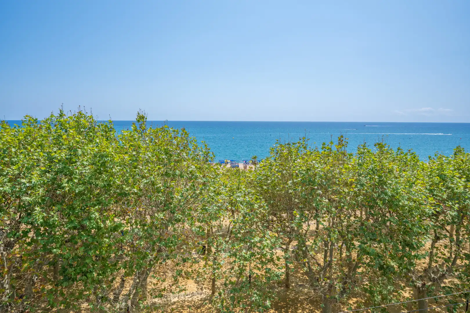 Dachboden zum Verkauf in Calella mit Klimaanlage, Terrasse und Schwimmbad