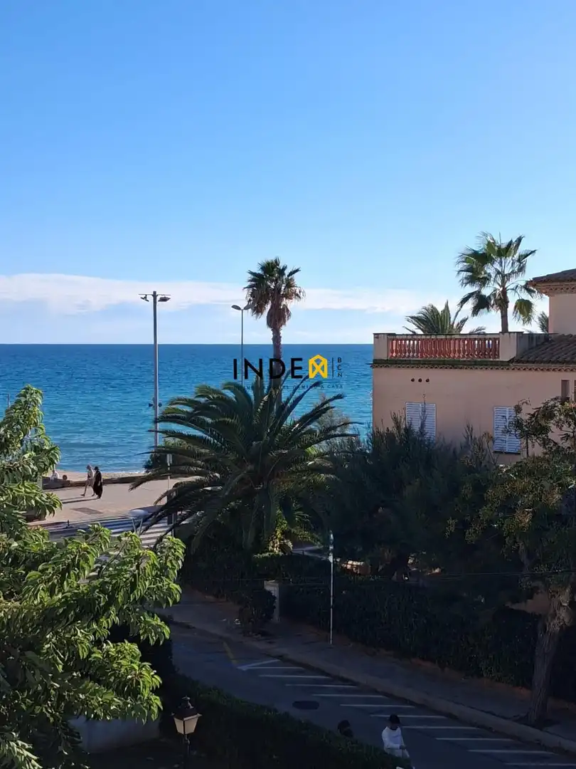 Vista exterior de Apartament en venda en Sitges amb Aire condicionat