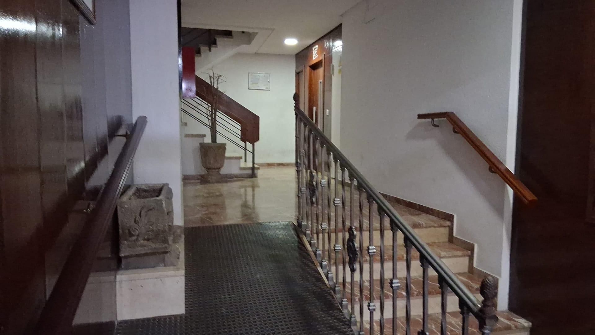 Flat for sale in  Sevilla Capital  with Air Conditioner and Balcony