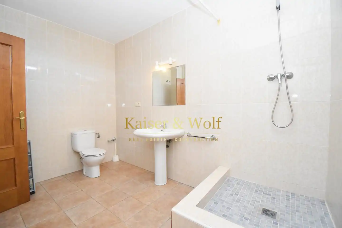 Bany de Casa o xalet en venda en Torrevieja amb Jardí privat, Terrassa i Traster