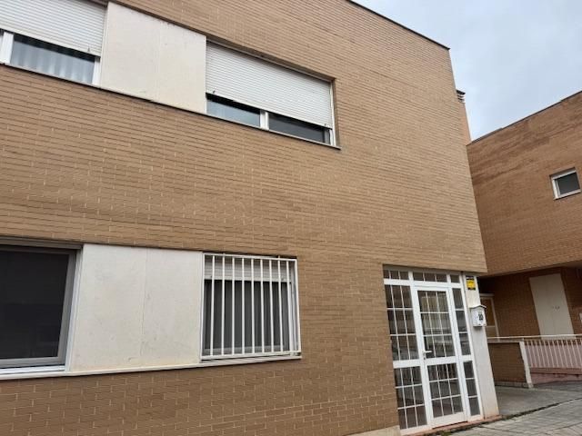 Vista exterior de Casa adosada en venta en Zamora Capital  con Calefacción, Jardín privado y Terraza