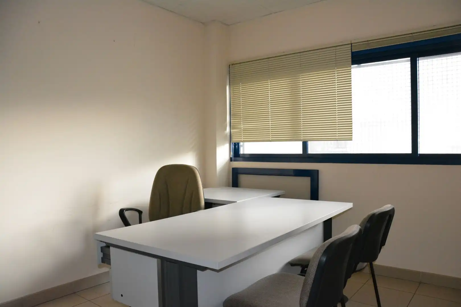 Business premises for sale in Profesor Tierno Galván, imagen 9