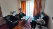 Living room of Flat to rent in  Madrid Capital  with Air Conditioner, Heating and Parquet flooring