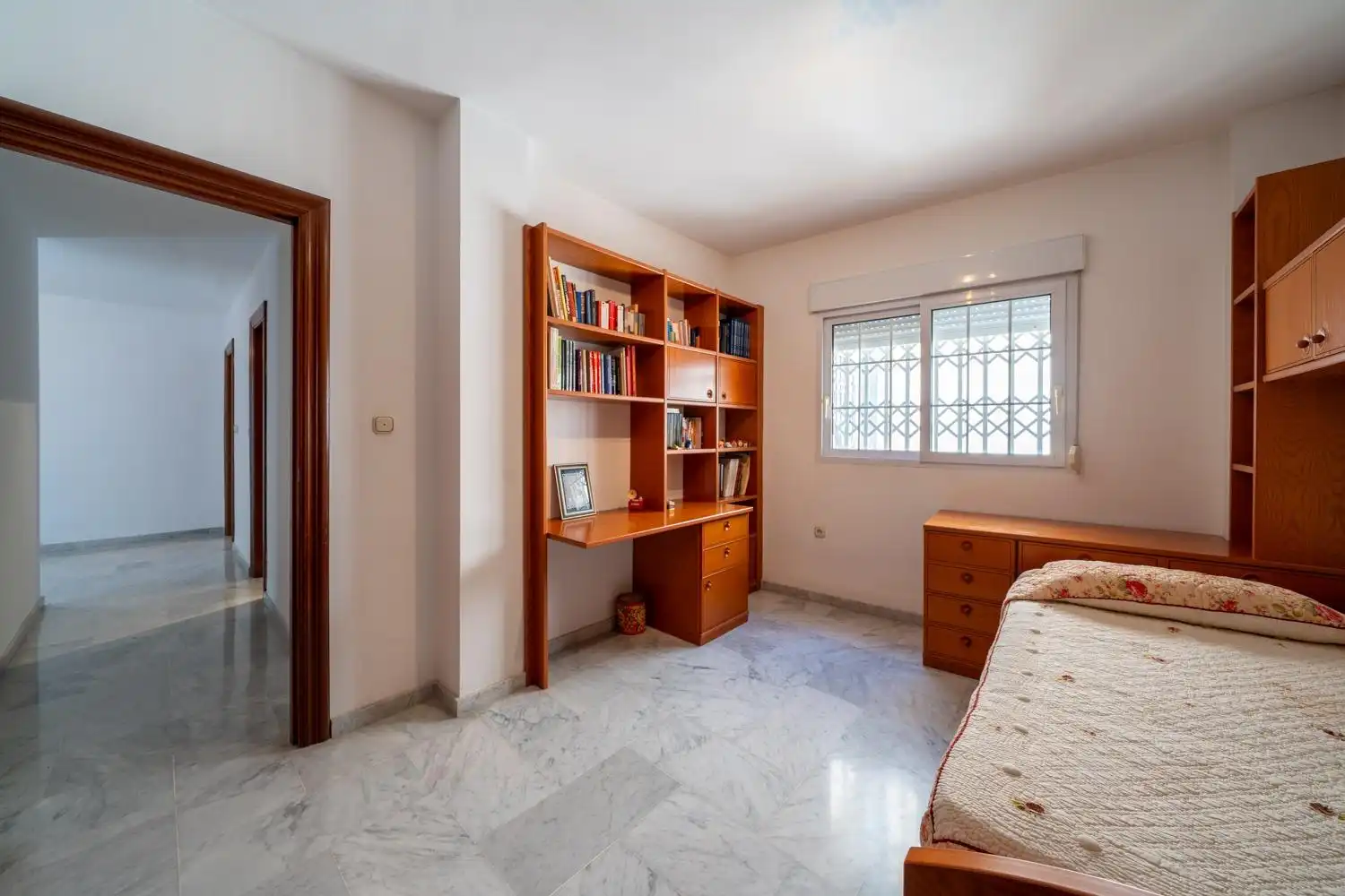 Habitación de Ático en venta en Motril con Aire acondicionado y Balcón