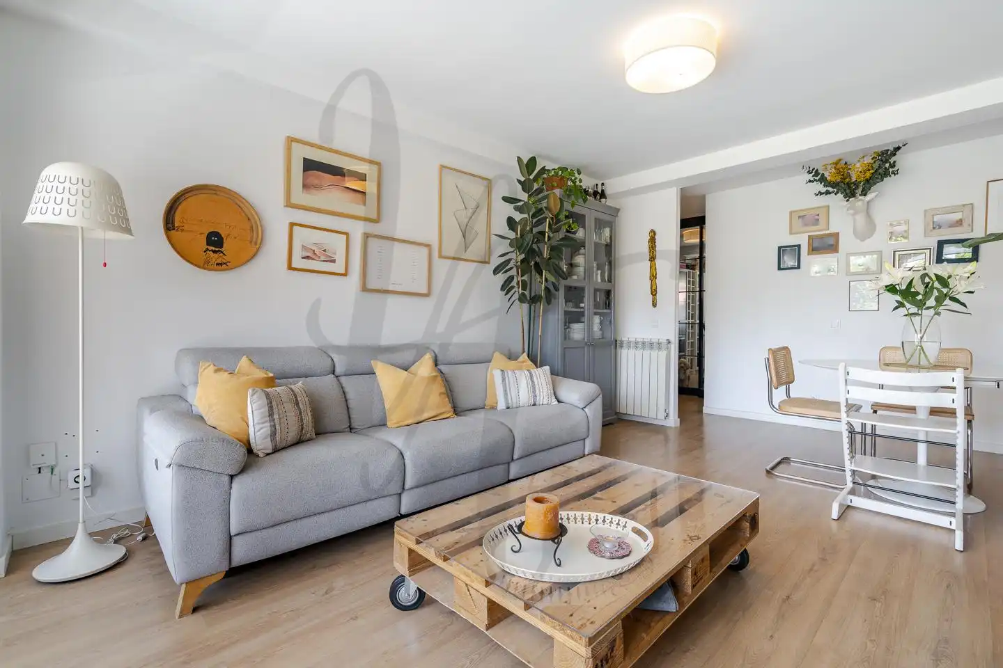 Flat for sale in Carril Del Conde, Canillas