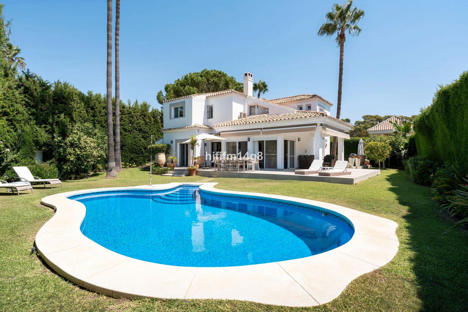 Garden of House or chalet for sale in Marbella  with Air Conditioner, Private garden and Swimming Pool