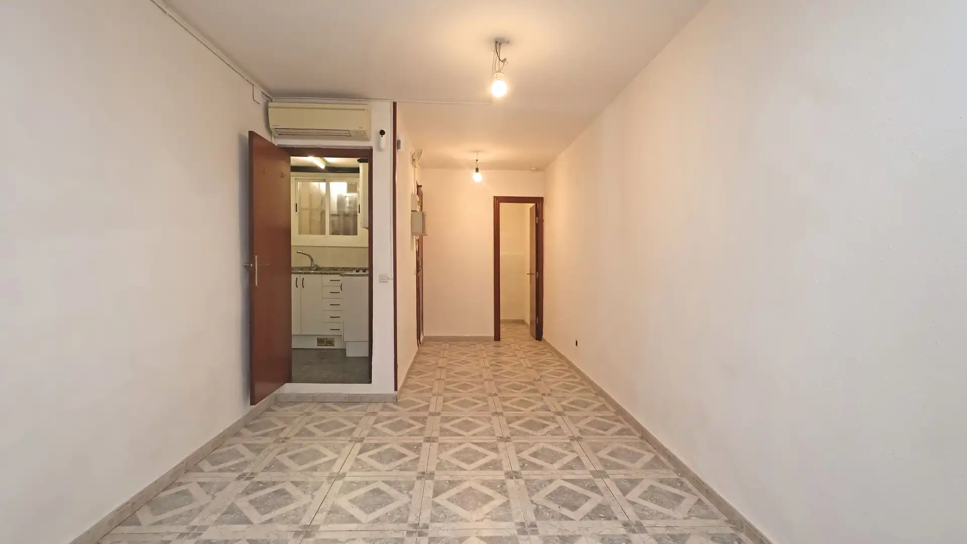 Planta baja en venta en Sants