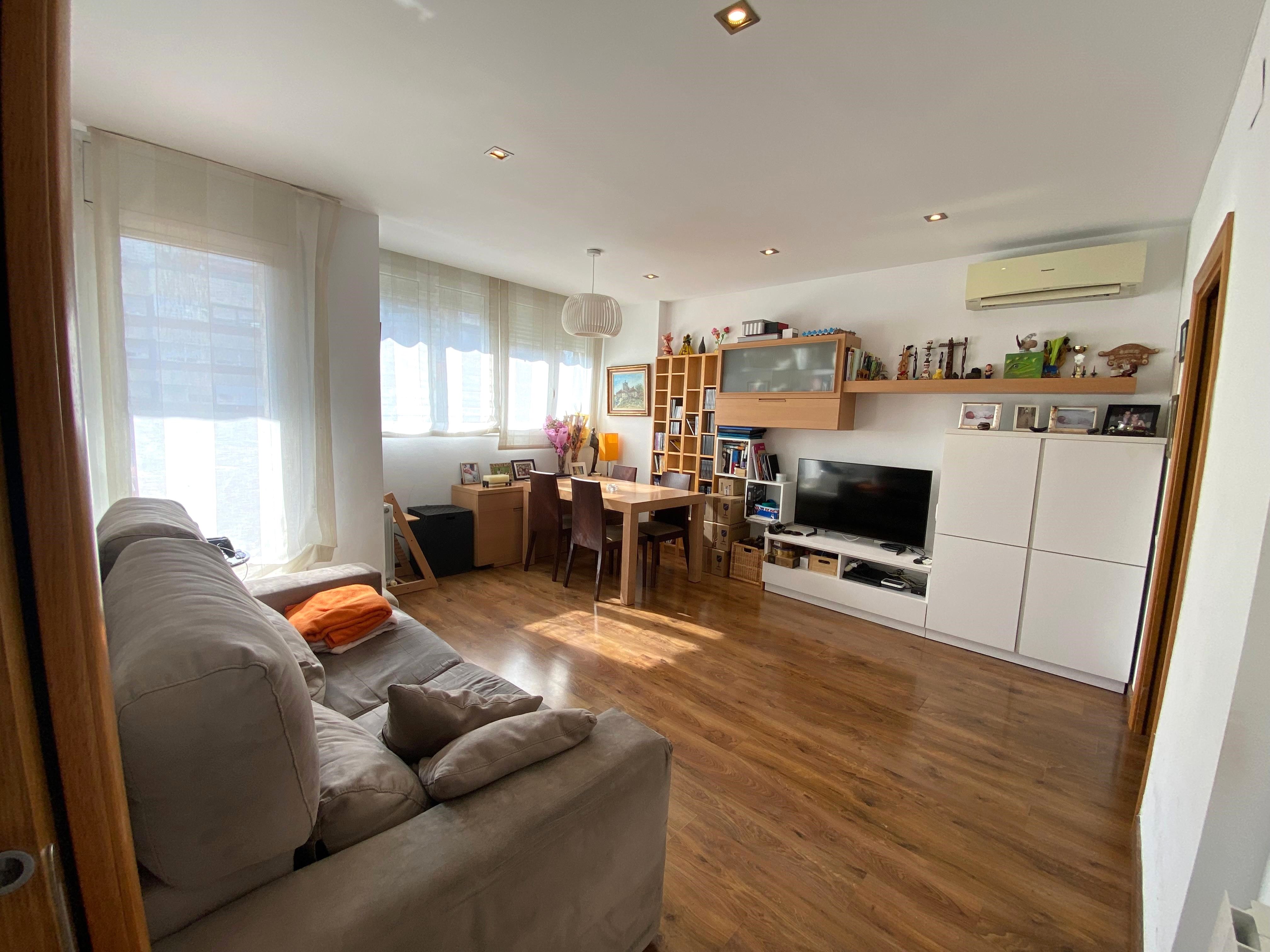 Living room of Flat for sale in  Barcelona Capital  with Heating and Balcony