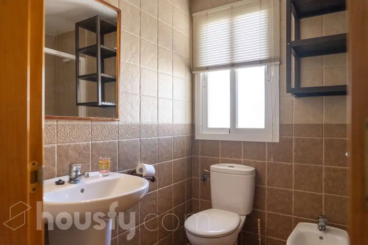 Bathroom of Flat for sale in Rota  with Air Conditioner, Heating and Storage room