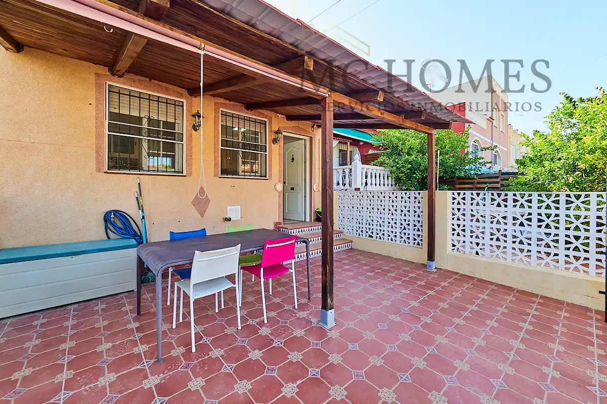 Terrasse von Einfamilien-Reihenhaus zur Miete in San Fulgencio mit Klimaanlage, Möbliert und Waschmaschine
