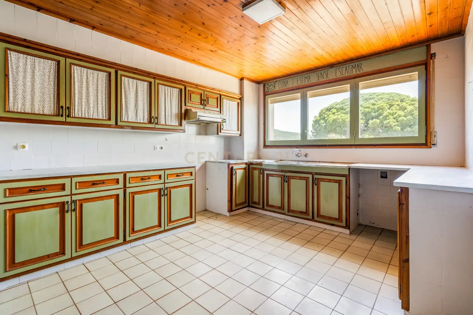 Cocina de Finca rústica en venta en Arenys de Mar con Jardín privado