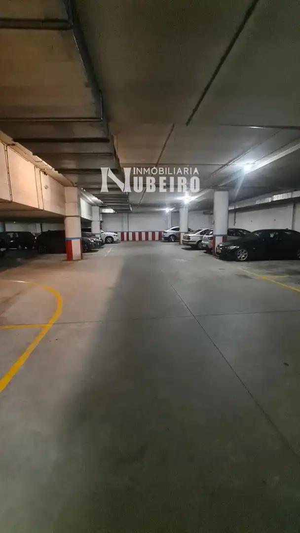Aparcament de Pis en venda en Lugo amb Calefacció