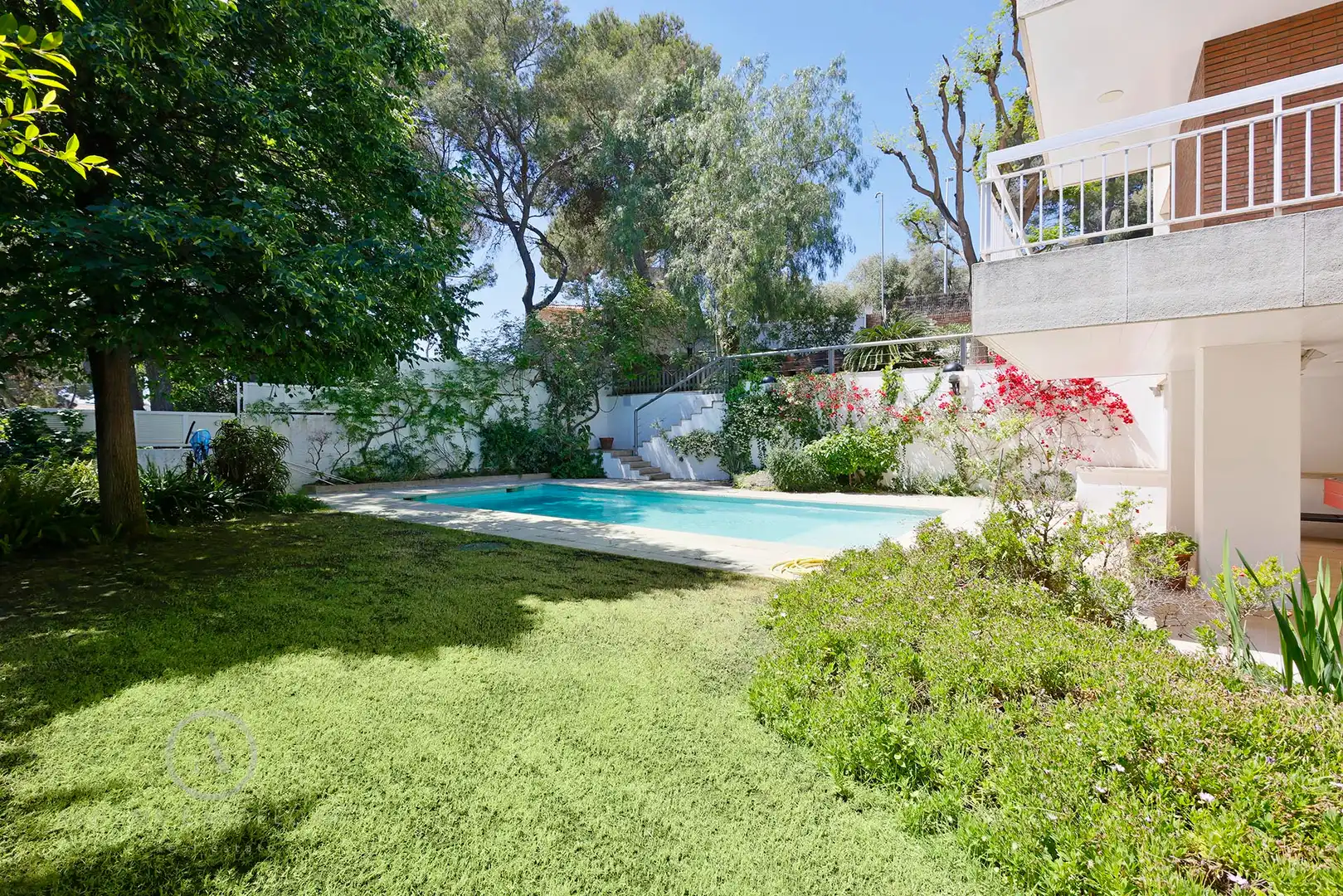 Piscina de Casa o xalet en venda en Castelldefels amb Aire condicionat, Calefacció i Jardí privat