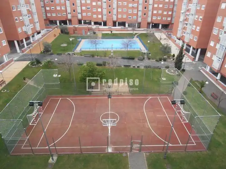 Parking of Flat for sale in Madrid  with Air Conditioner, Heating and Private garden