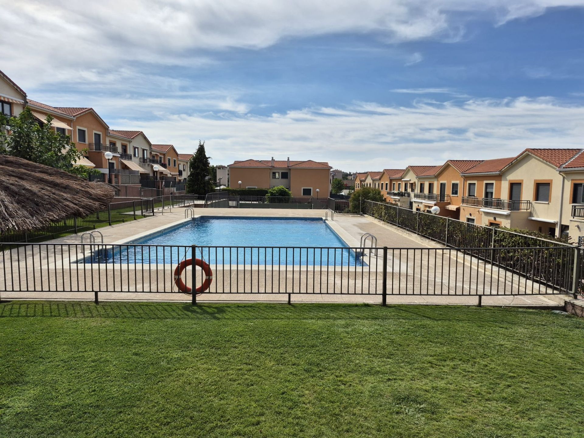 Piscina de Casa adosada de alquiler en Ávila Capital con Calefacción, Terraza y Amueblado