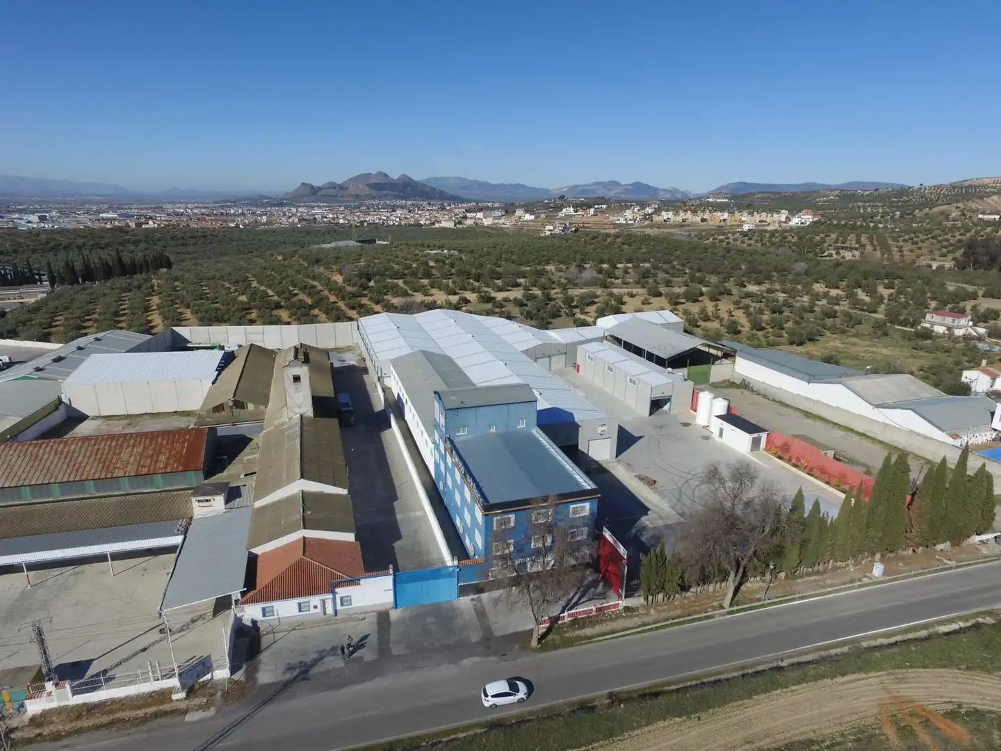 Außenansicht von Fabrikhallen zur Miete in Pulianas, Granada