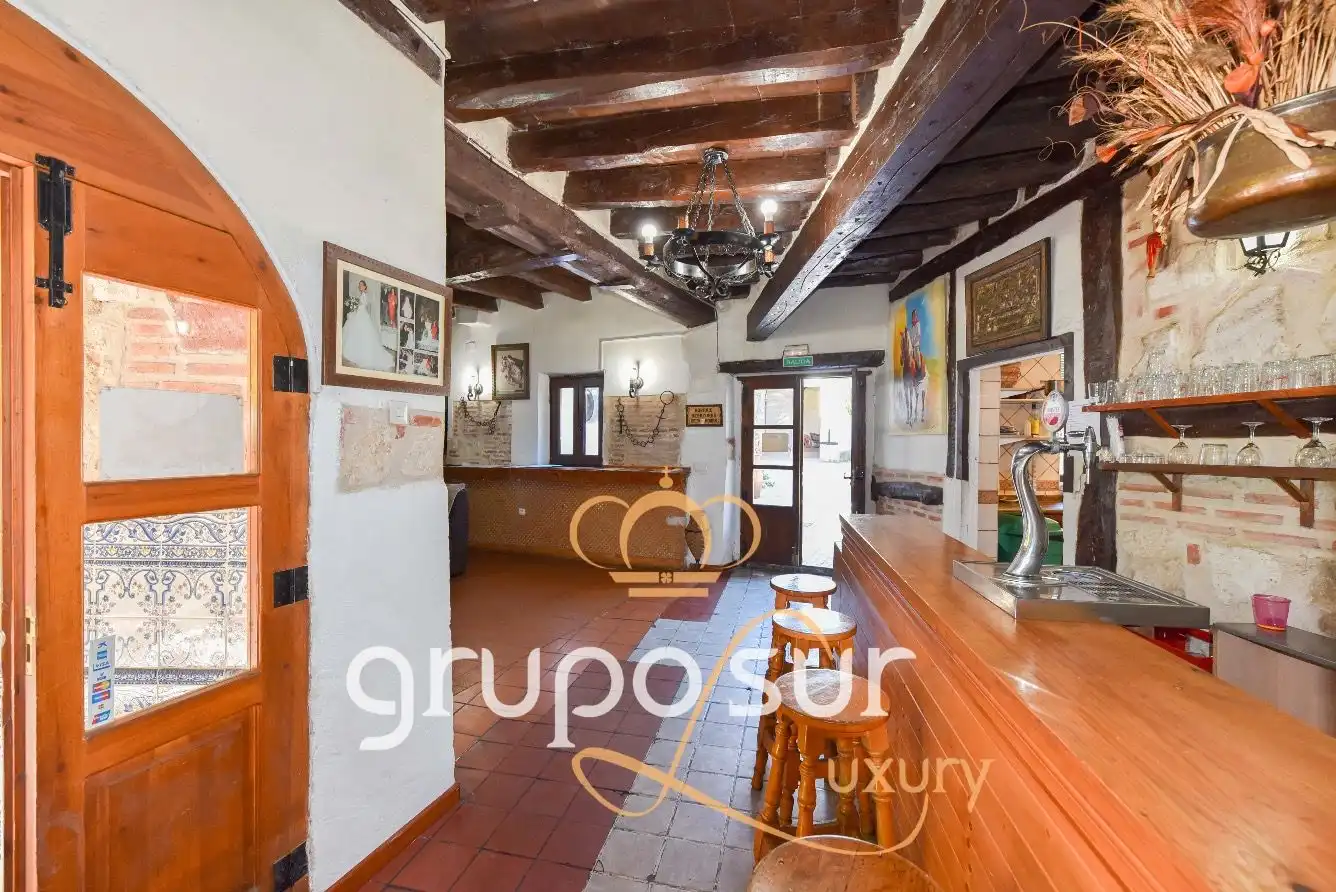 Country homes for sale in Olmedo  with Heating, Private garden and Parquet flooring