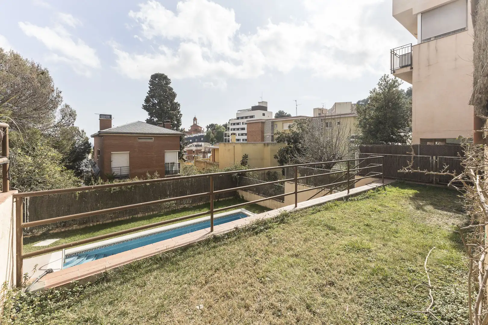 Piscina de Piso en venta en Barcelona con Calefacción, Jardín privado y Terraza