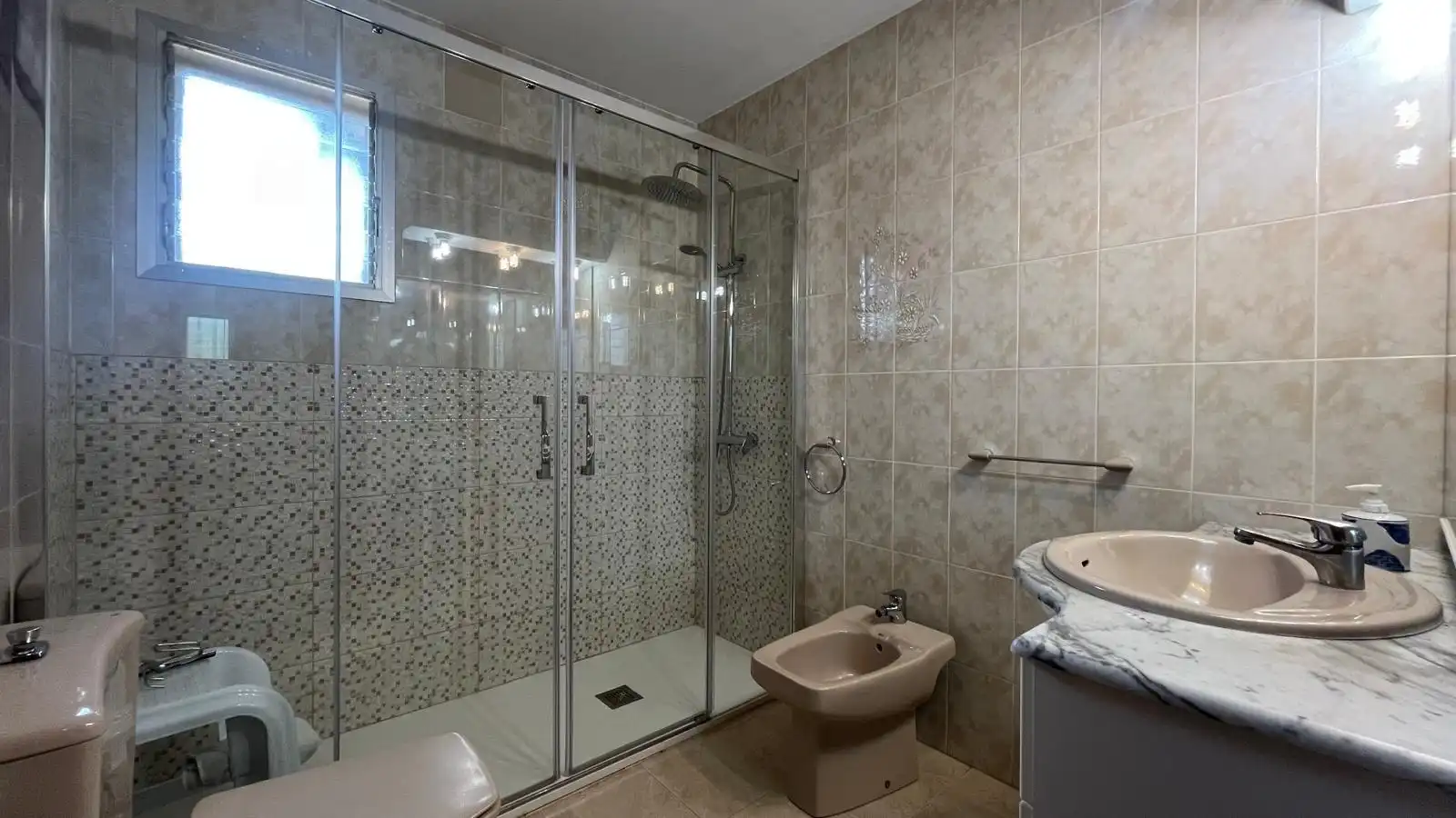 Bathroom of Houses for rent in Riba-roja de Túria  with Private garden, Terrace and Storage room
