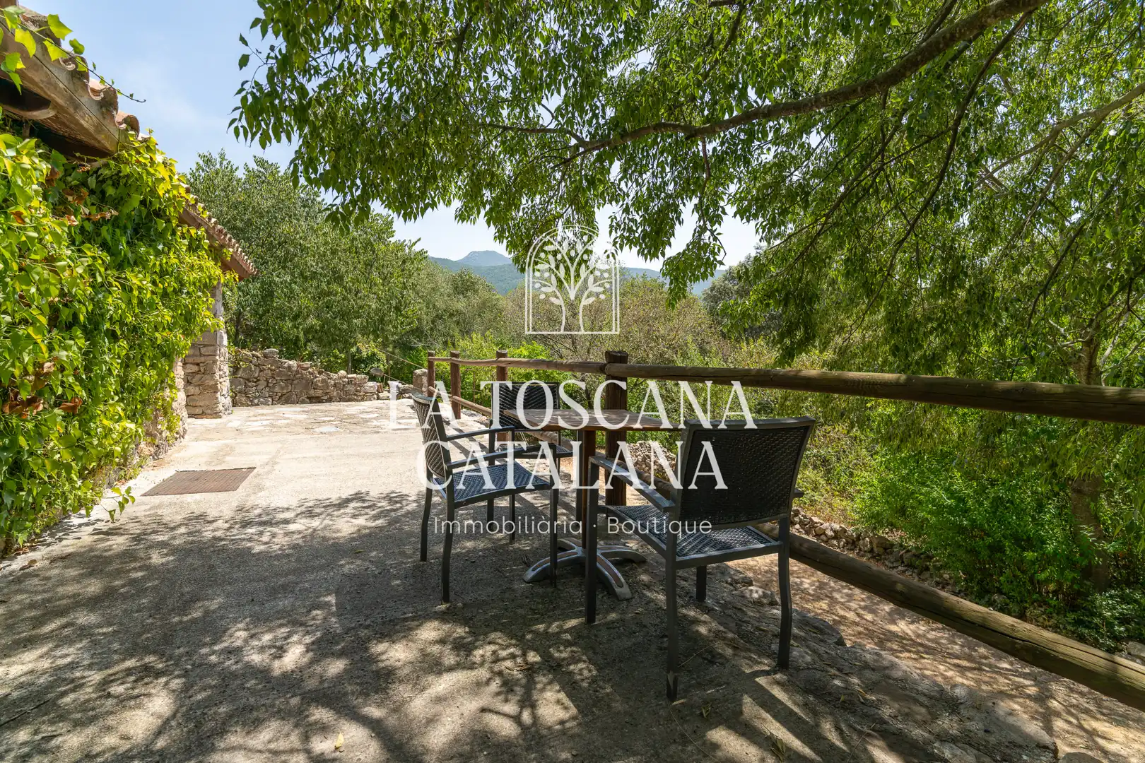 Terraza de Finca rústica en venta en Sales de Llierca con Aire acondicionado, Calefacción y Jardín privado
