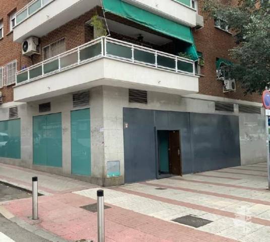 Local comercial en Venta en Calle de José del Hierro, 48 en Quintana