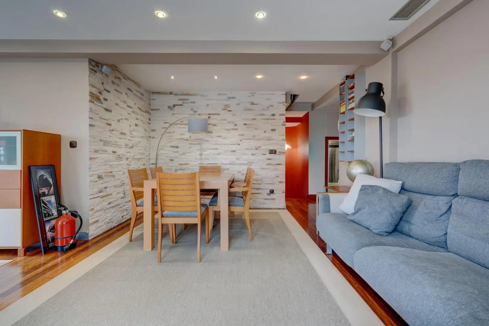 Sala de estar de Piso en venta en Donostia - San Sebastián  con Calefacción, Trastero y Amueblado