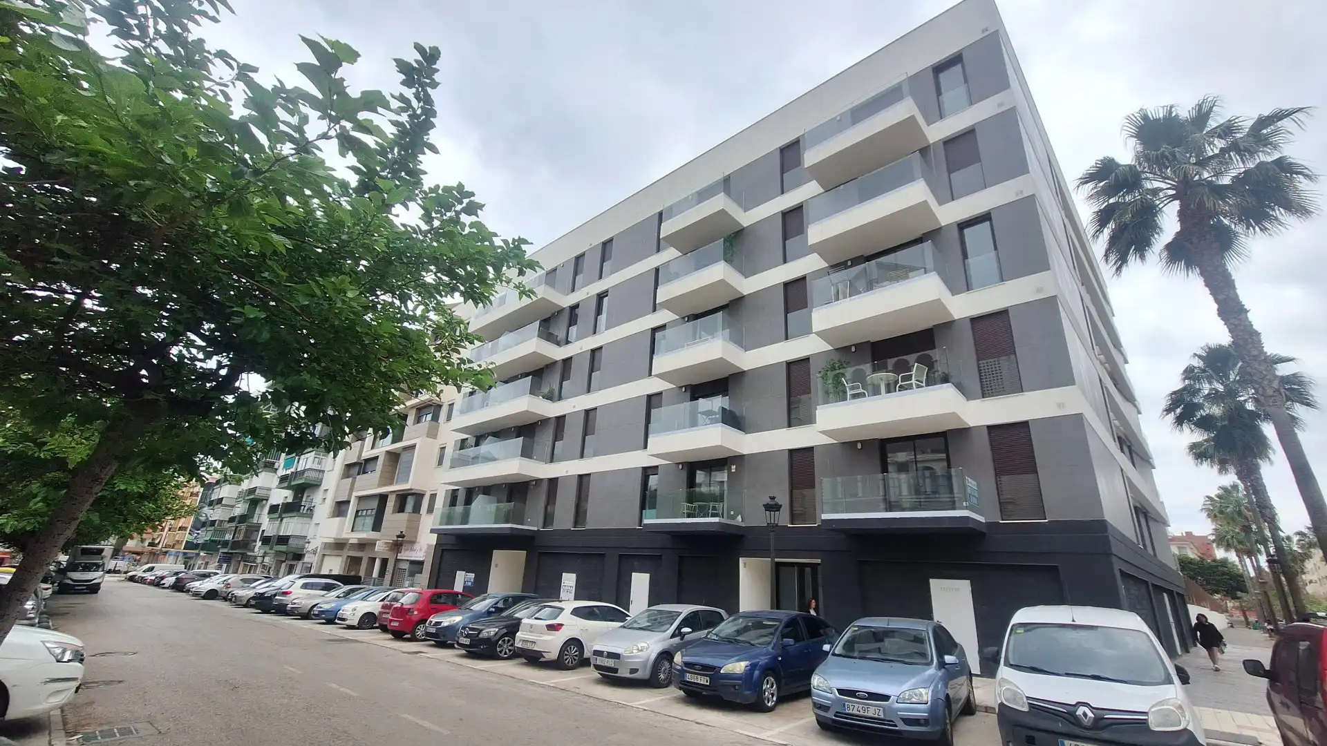 Vista exterior de Apartament en venda en Estepona amb Aire condicionat, Calefacció i Piscina
